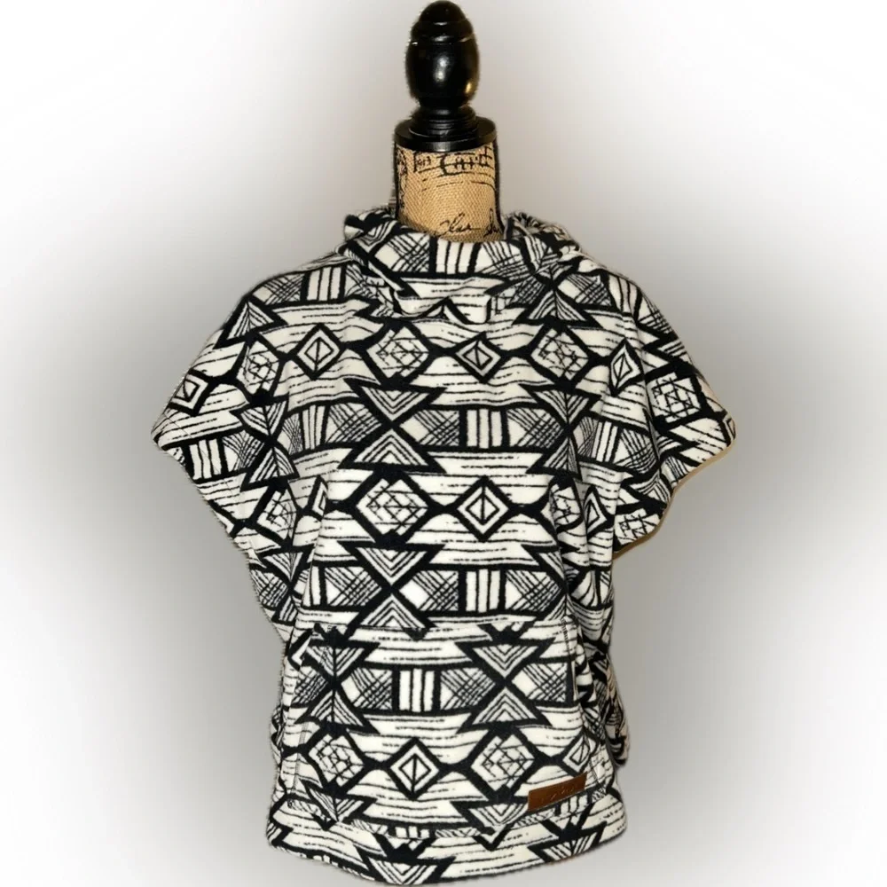 Kavu Girls Little Seeker Black White Geometric Print Fleece Snap Poncho Hoodie L